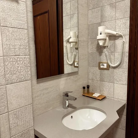 Kalemi Twin Boutique Gjirokastër