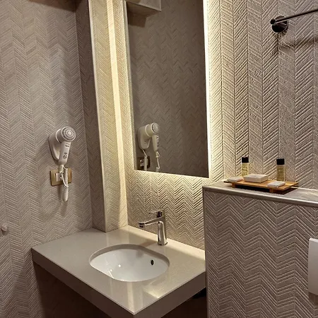 Kalemi Twin Boutique מלון