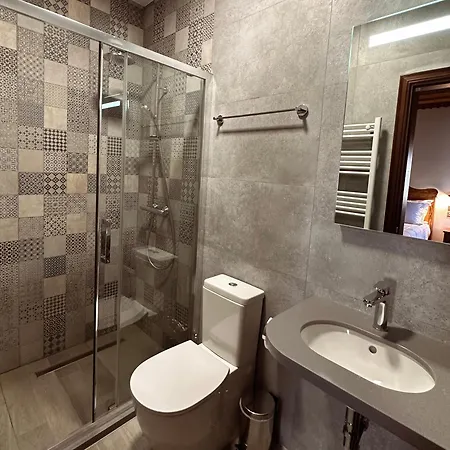 Kalemi Twin Boutique Gjirokastër